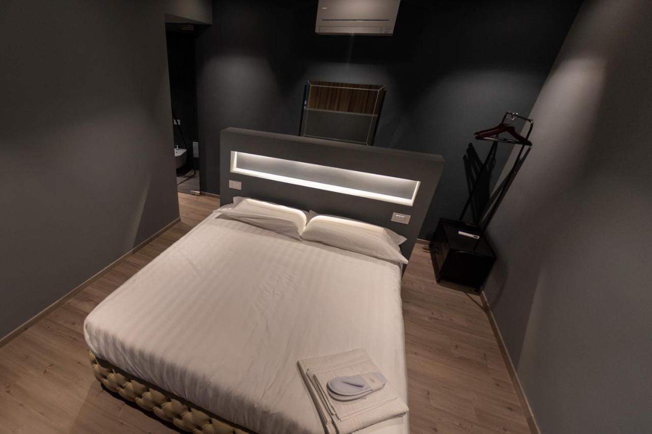 Divino Rooms Deluxe Sabbio Chiese Luaran gambar