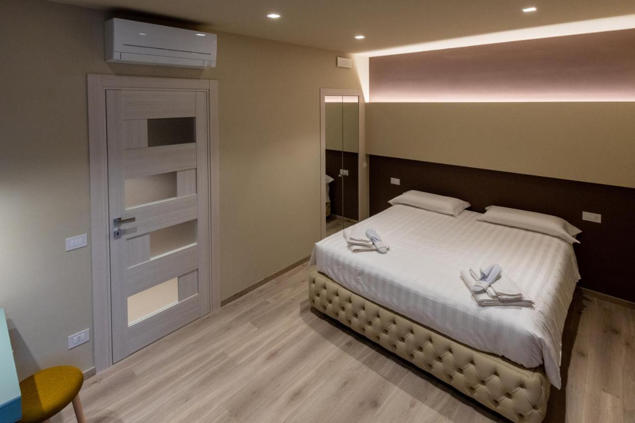 Divino Rooms Deluxe Sabbio Chiese Luaran gambar